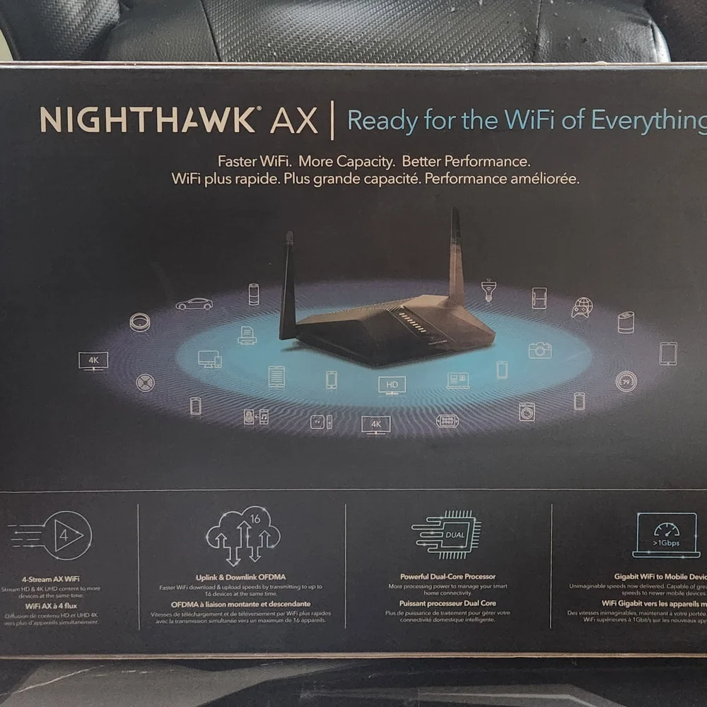 High-Performance Black Networking Router - Picture 3 of 5